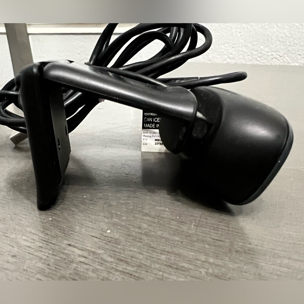 Basic Logitech Webcam - Picture 2 of 4
